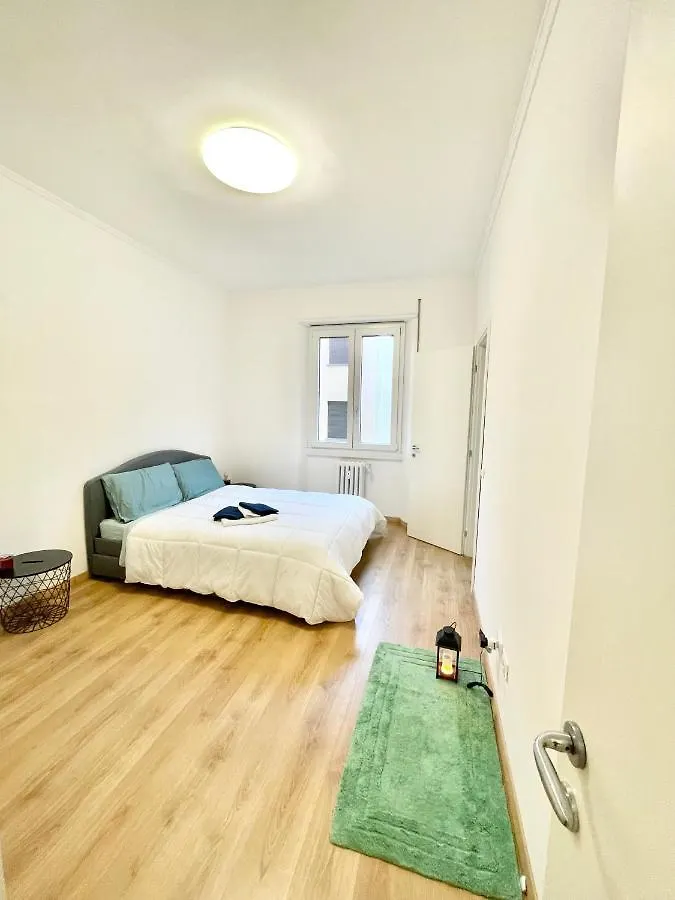 ホテルCamera Con Bagno Privato Interno - Zona Bocconi ミラノ ゲストハウス